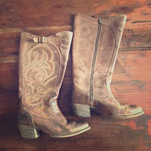 wide leg cowboy boots